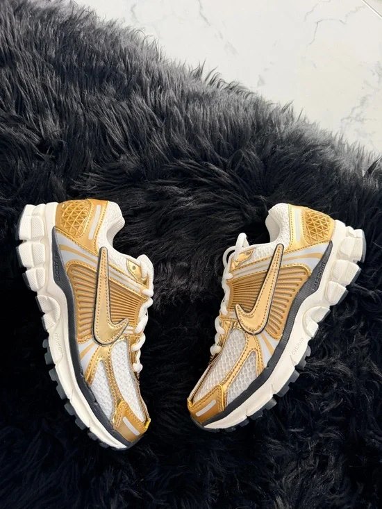 Nike Zoom Vomero 5 - Picture 5 of 8